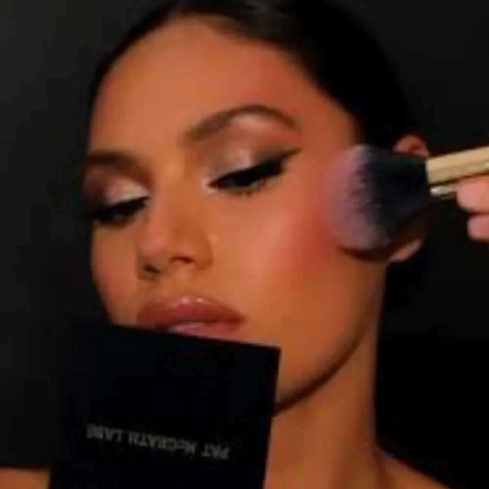 Pat Mcgrath Divine Blush in Lovestruck -Hot Pink